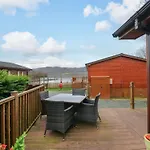 Дом отдыха Waters Edge *