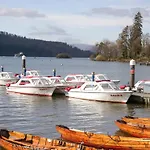 Waters Edge Дом отдыха *