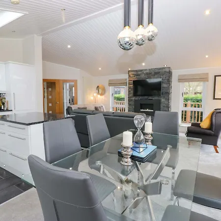 Waters Edge Holiday home