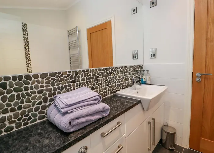 Waters Edge Holiday home Windermere